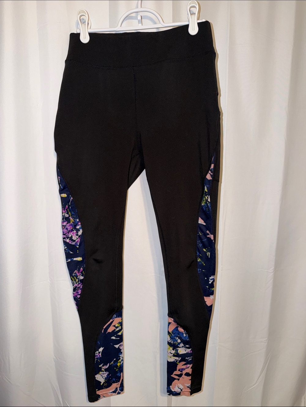 POP Fit Black Leggings with Navy Floral Panels